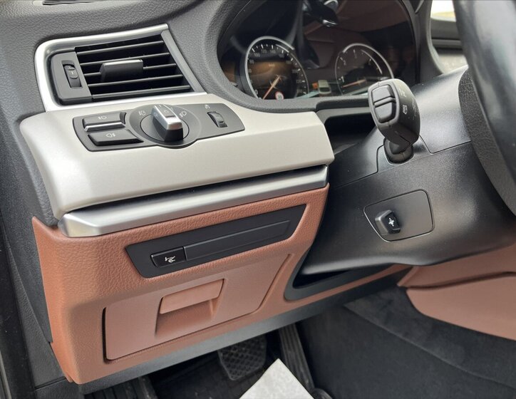 BMW Řada 5 Sedan 3,0 l 190 kw