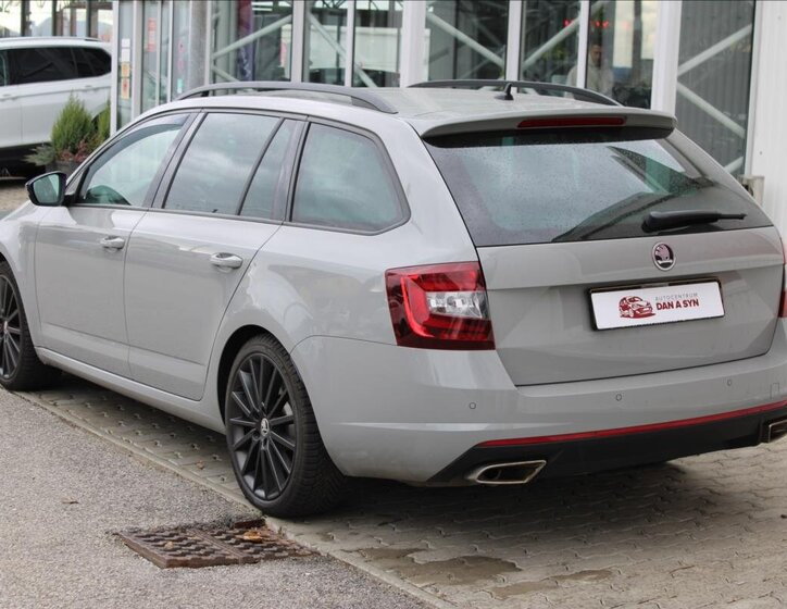 Škoda Octavia Kombi 2,0 l 180 kw