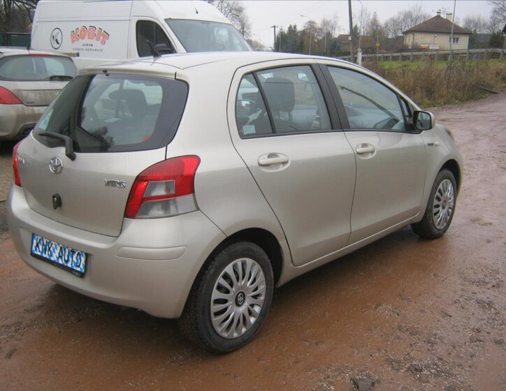 Toyota Yaris 6