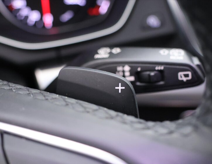 Audi Q5 SUV / Terénní 2,0 l 150 kw