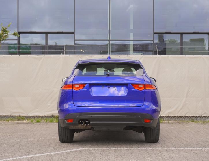 Jaguar F-Pace 4