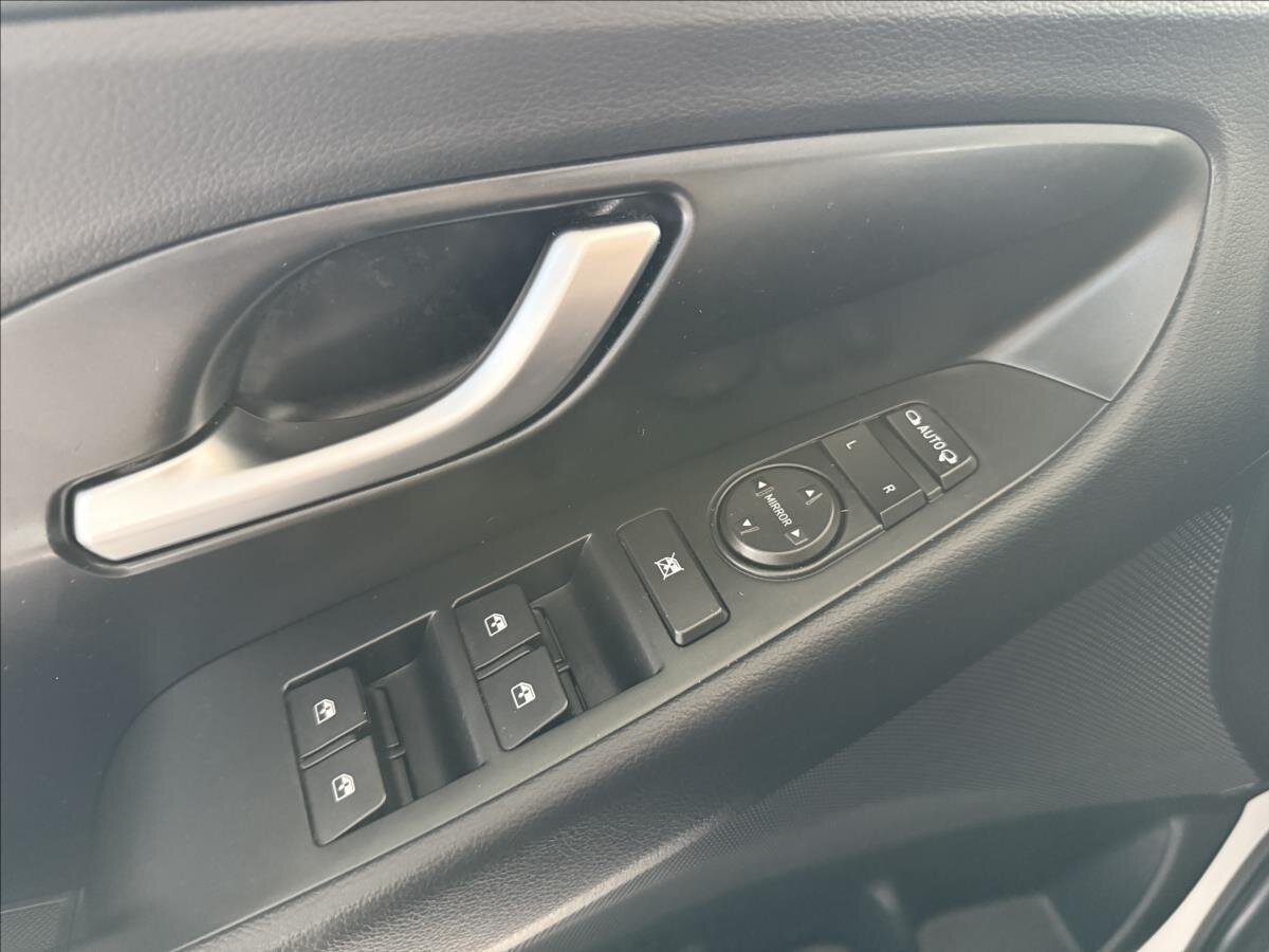 Hyundai i30 Kombi 998,0 88 kw