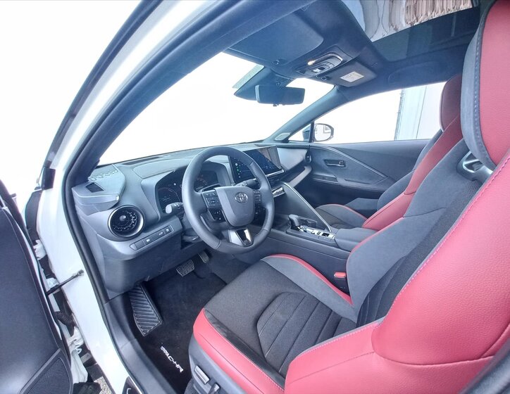 Toyota C-HR CUV 2,0 l 112 kw