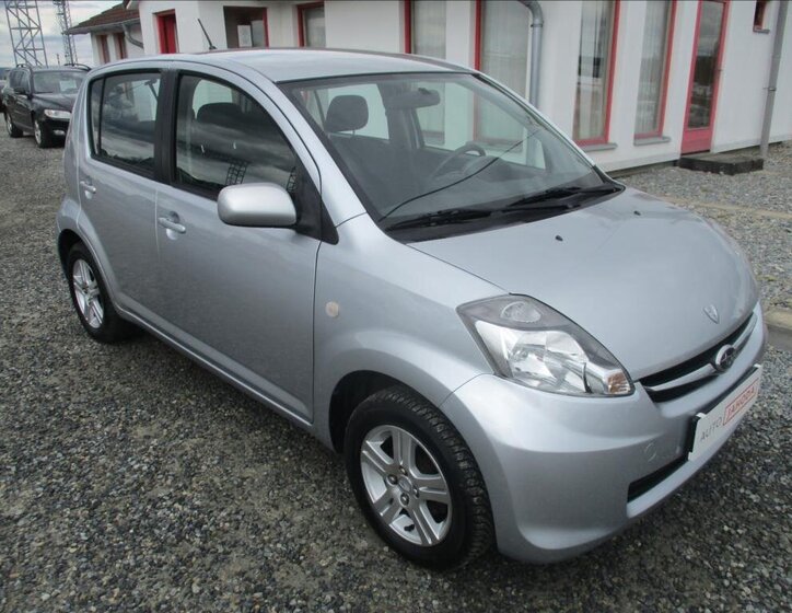 Subaru Justy Hatchback 998,0 51 kw