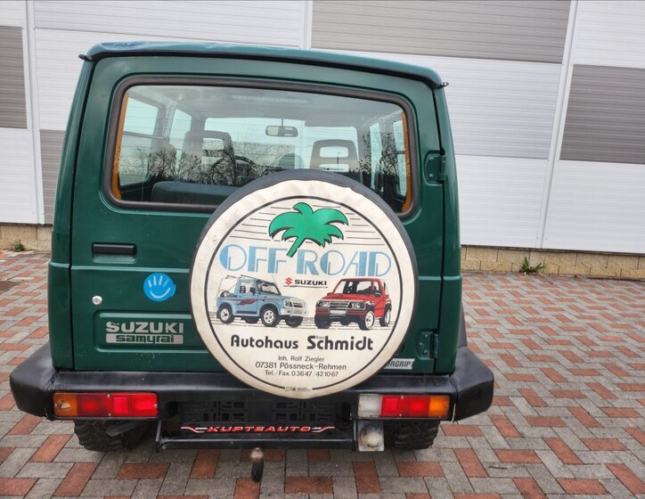 Suzuki Samurai 6
