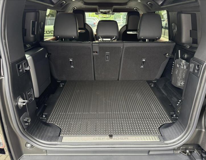 Land Rover Defender 35