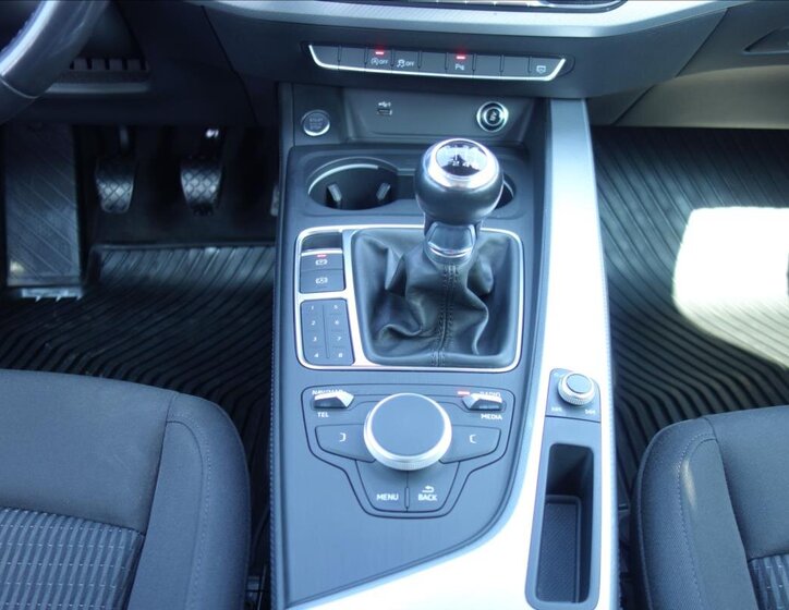 Audi A4 Sedan / Limuzína 2,0 l 110 kw