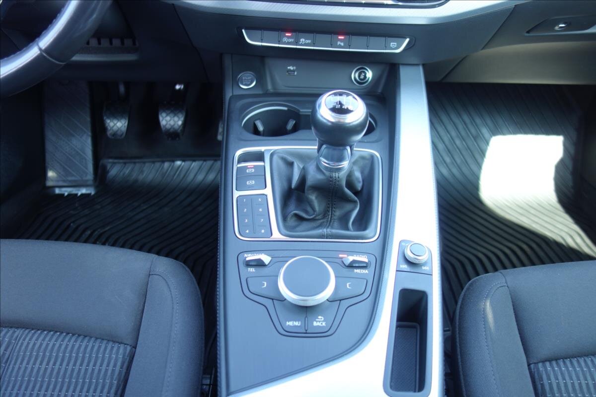 Audi A4 Sedan / Limuzína 2,0 l 110 kw