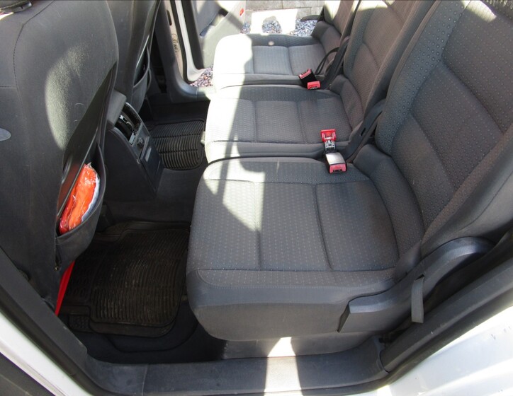 Volkswagen Touran 26