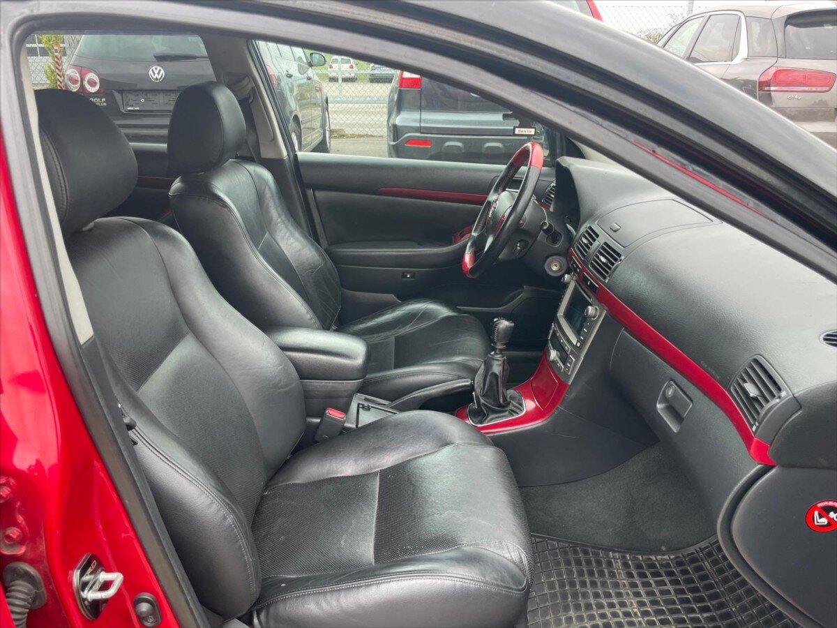 Toyota Avensis Kombi 2,0 l 93 kw