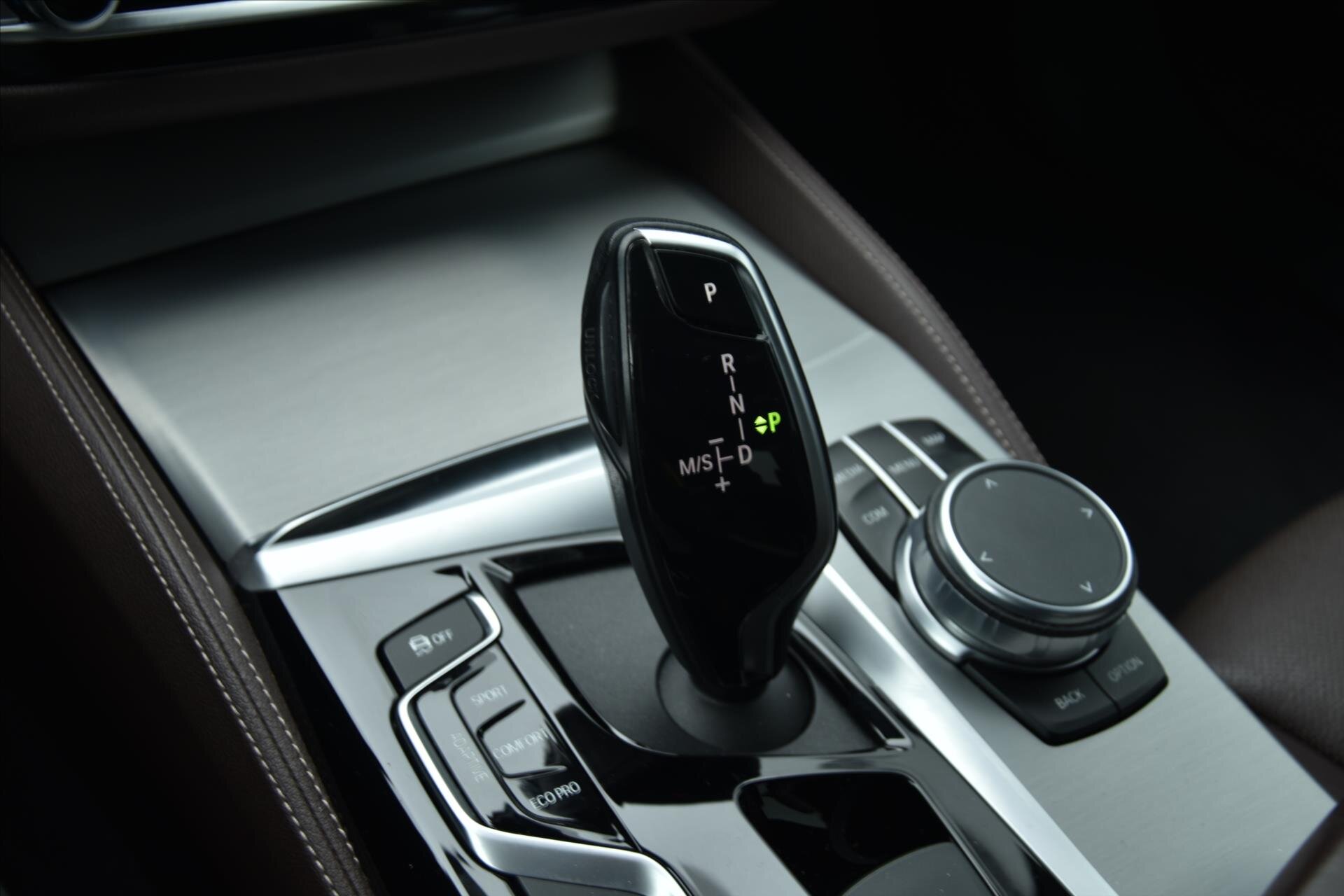 BMW Řada 5 Sedan / Limuzína 3,0 l 250 kw