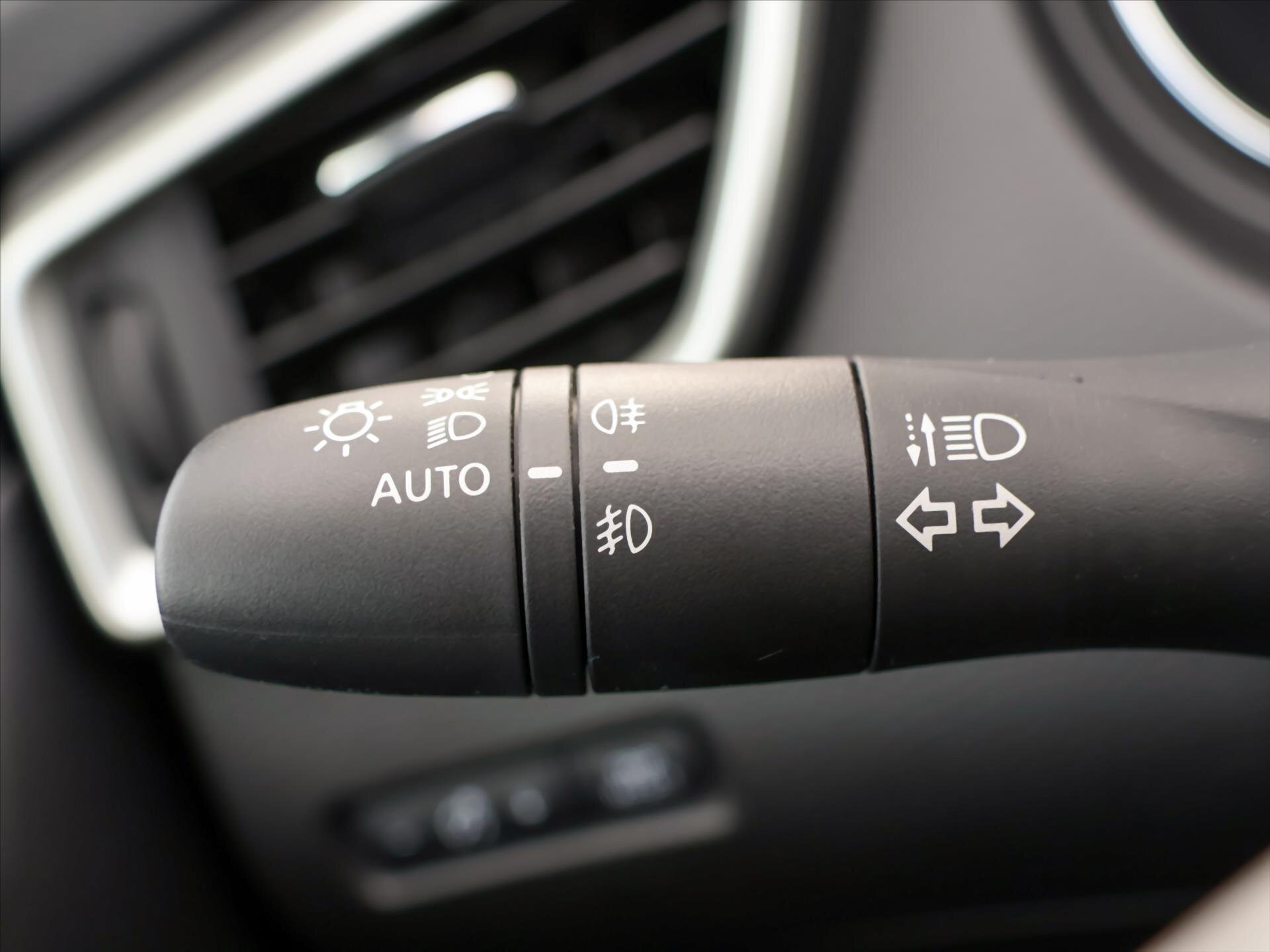 Nissan Qashqai SUV / Terénní 1,2 l 85 kw