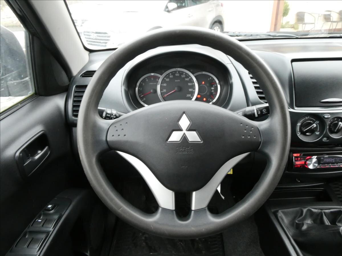 Mitsubishi L200 Pick-up 2,5 l 100 kw