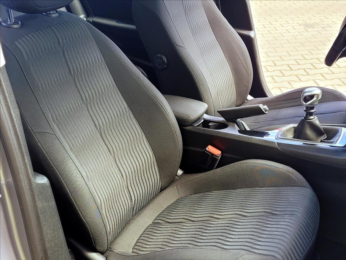 Peugeot 308 Kombi 1,2 l 96 kw