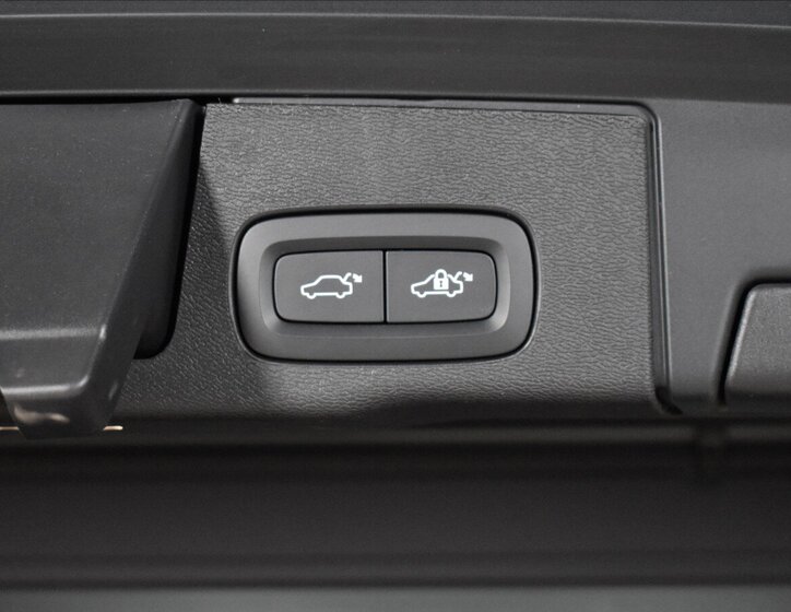 Volvo XC60 SUV / Terénní 2,0 l 184 kw