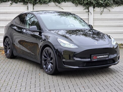 Tesla Model Y SUV / Terénní 0,0 393 kw