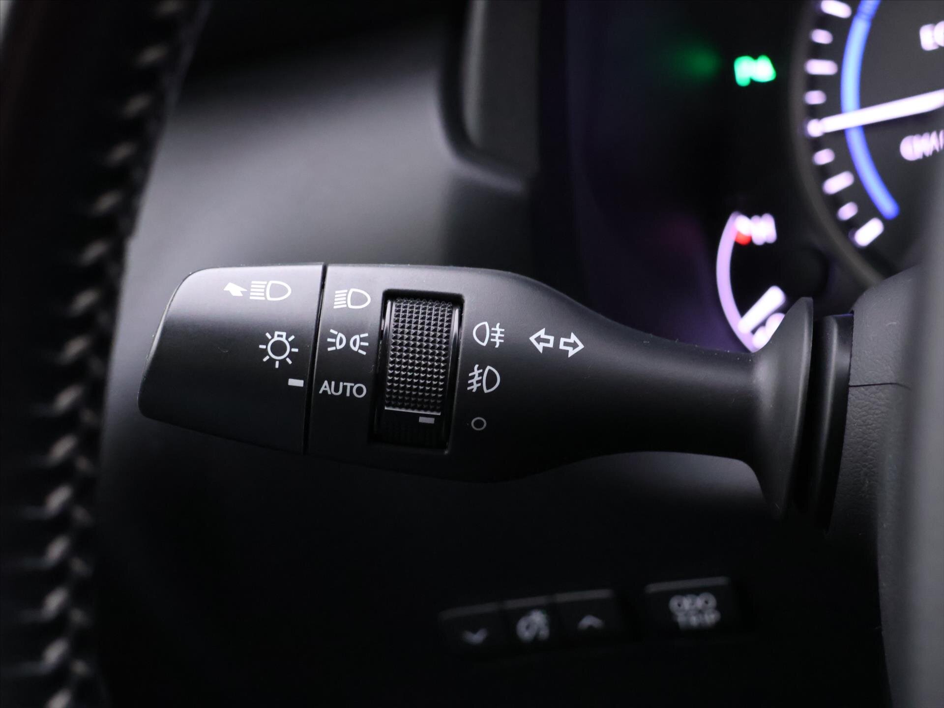 Lexus NX 300h SUV 2,5 l 114 kw