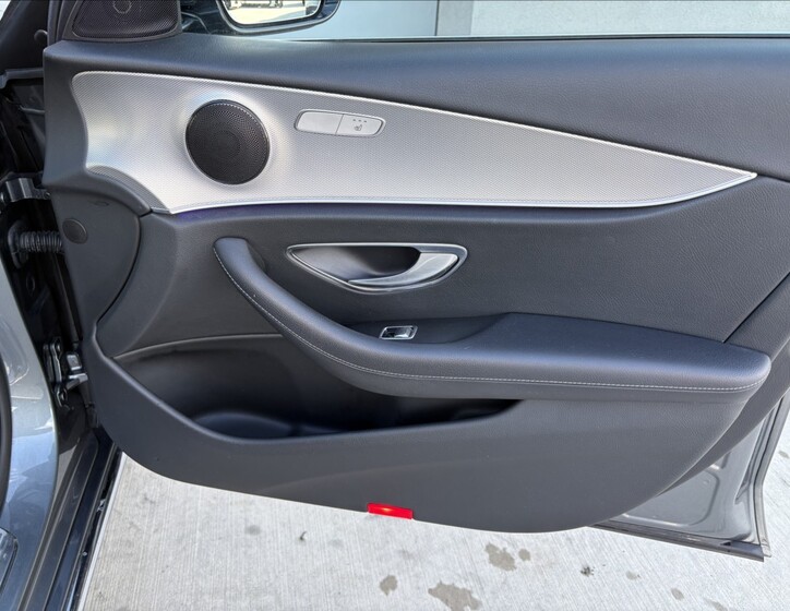 Mercedes-Benz Třídy E 22