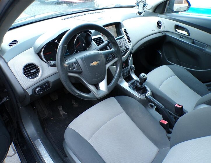 Chevrolet Cruze Sedan / Limuzína 2,0 l 110 kw