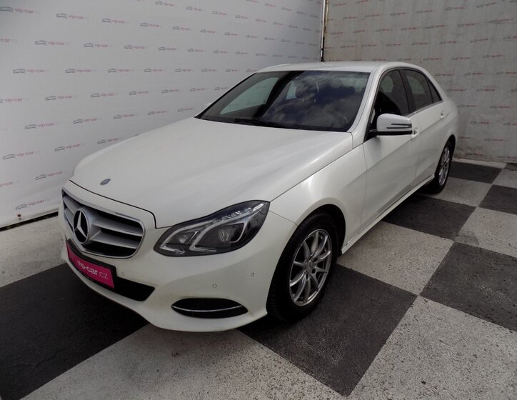Mercedes-Benz Třídy E Sedan / Limuzína 2,1 l 125 kw
