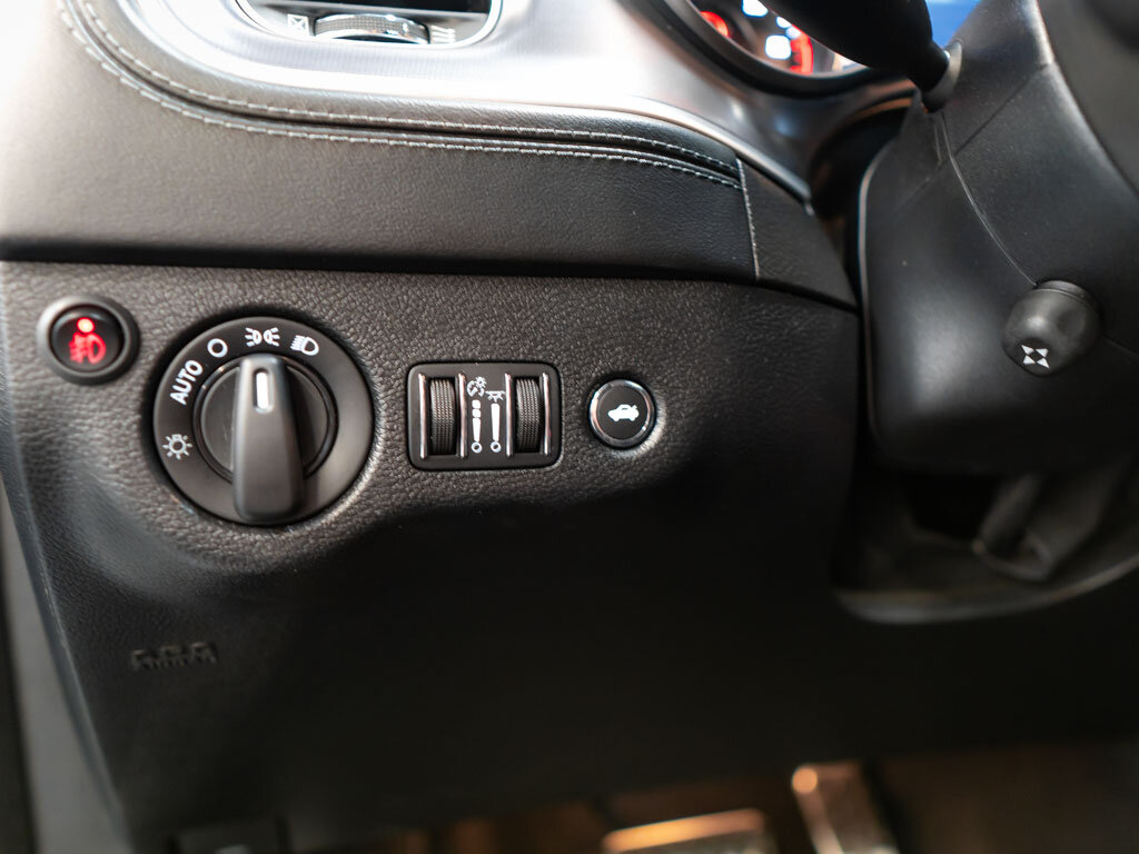 Dodge Charger Sedan / Limuzína 6,4 l 361 kw