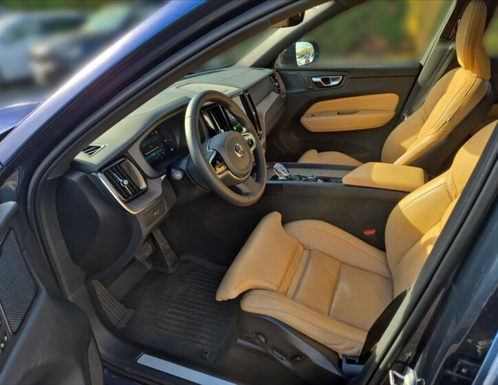 Volvo XC60 SUV / Terénní 2,0 l 184 kw