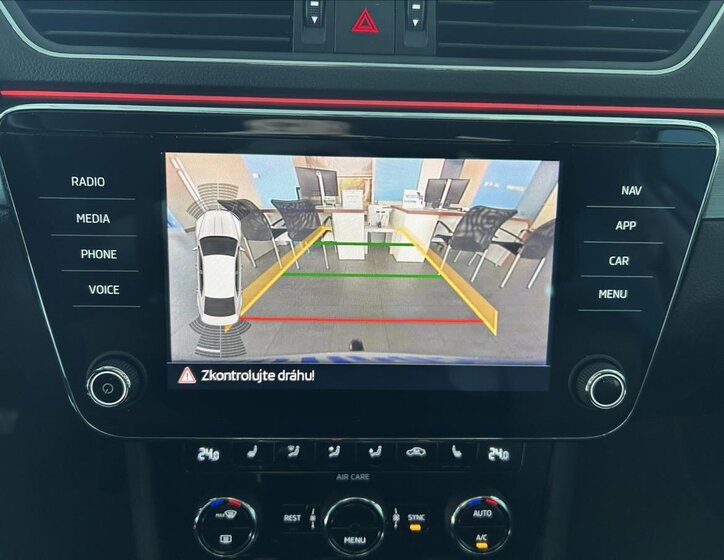 Škoda Superb Sedan / Limuzína 1,4 l 110 kw