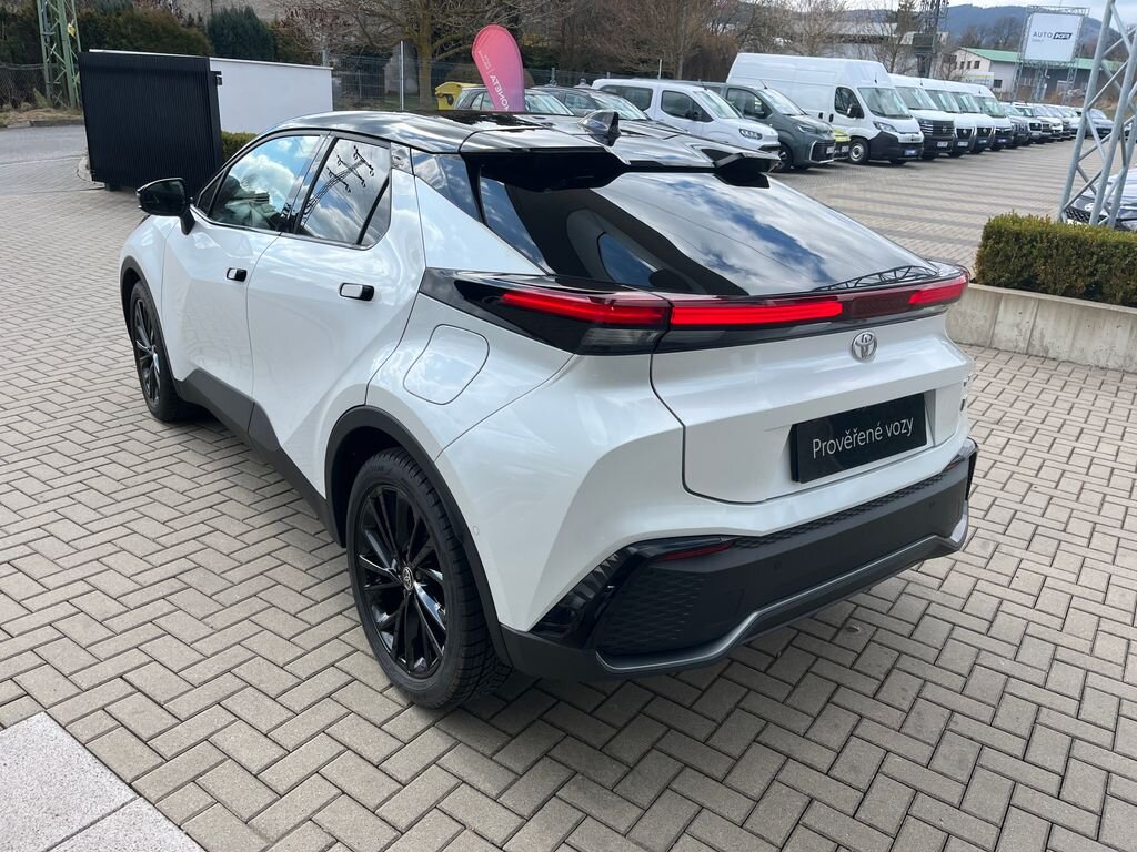 Toyota C-HR SUV / Terénní 2,0 l 145 kw