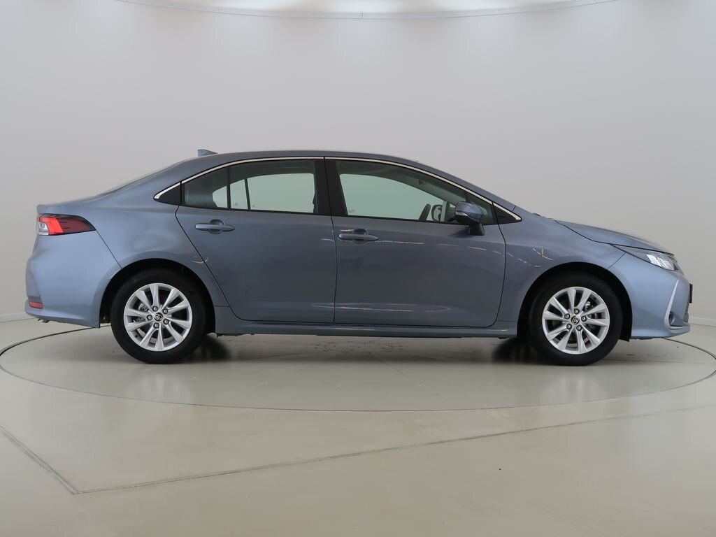 Toyota Corolla Sedan / Limuzína 1,5 l 92 kw