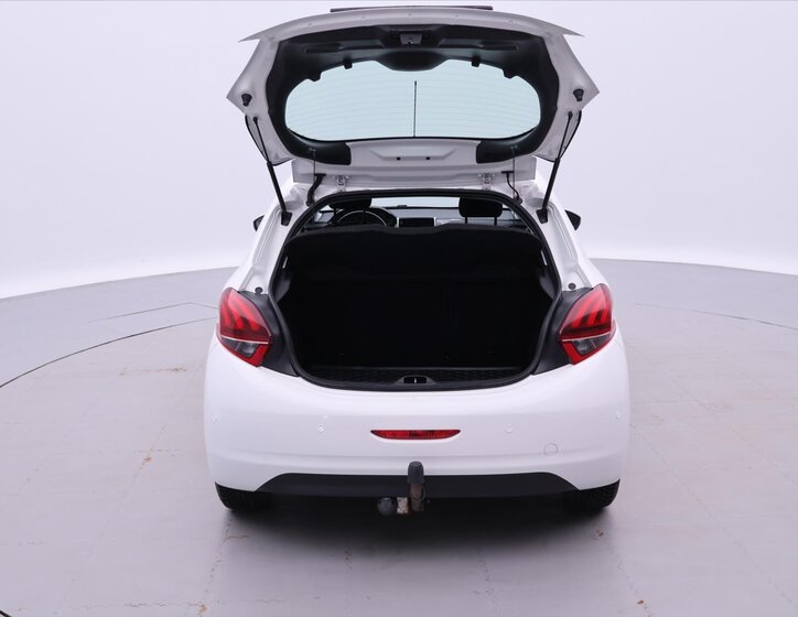 Peugeot 208 Hatchback 1,2 l 60 kw