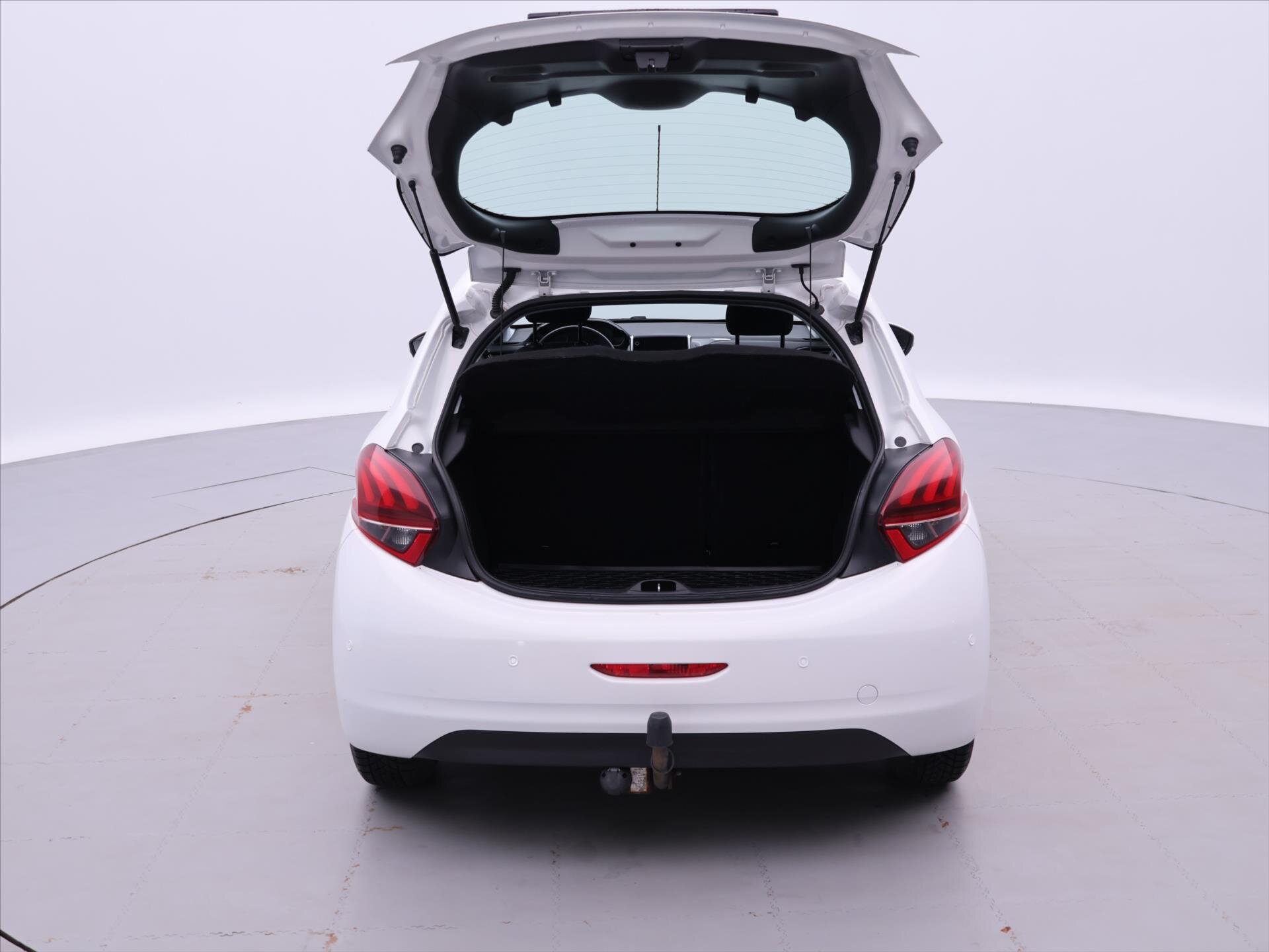 Peugeot 208 Hatchback 1,2 l 60 kw