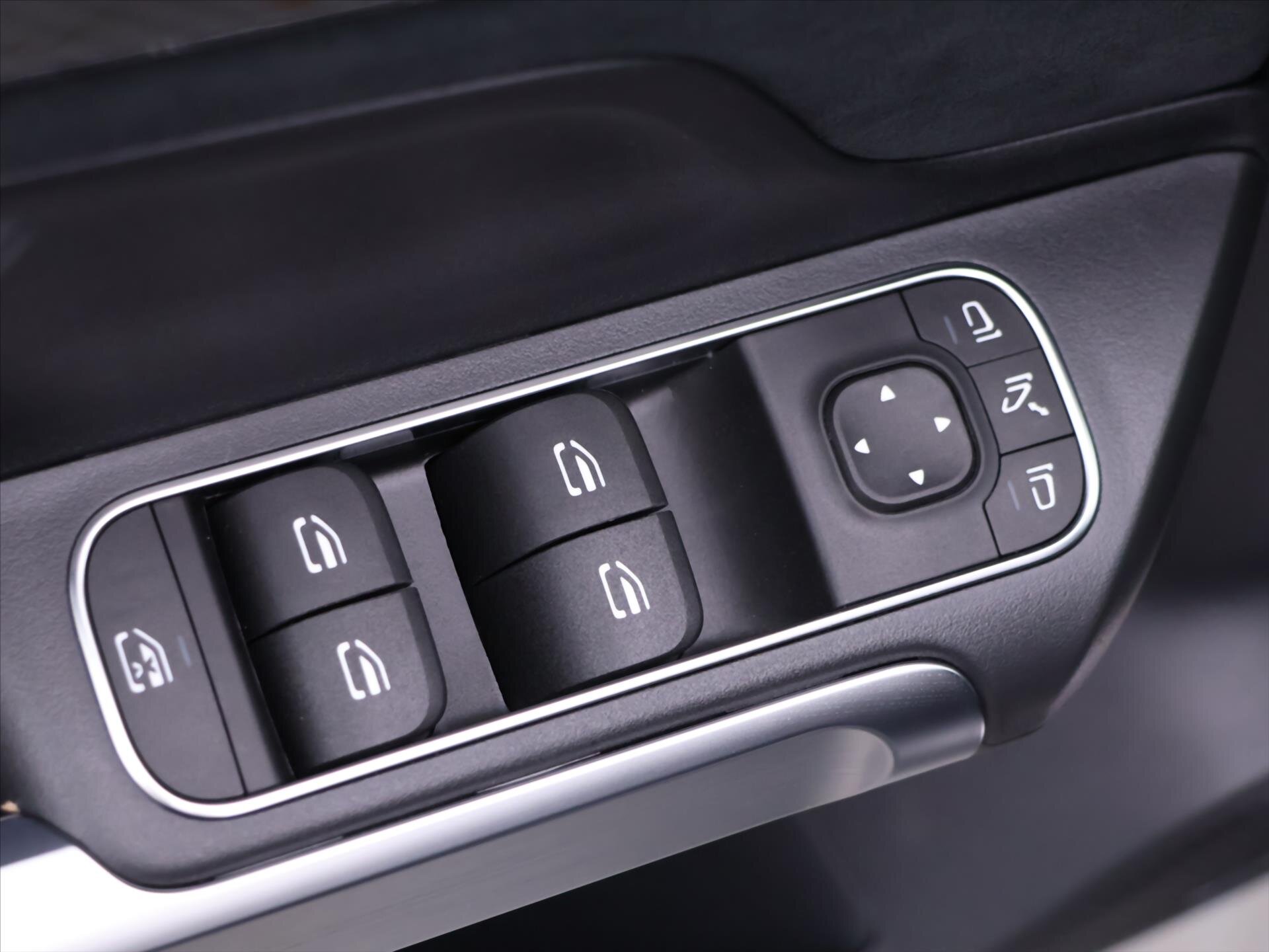 Mercedes-Benz GLB SUV / Terénní 2,0 l 110 kw