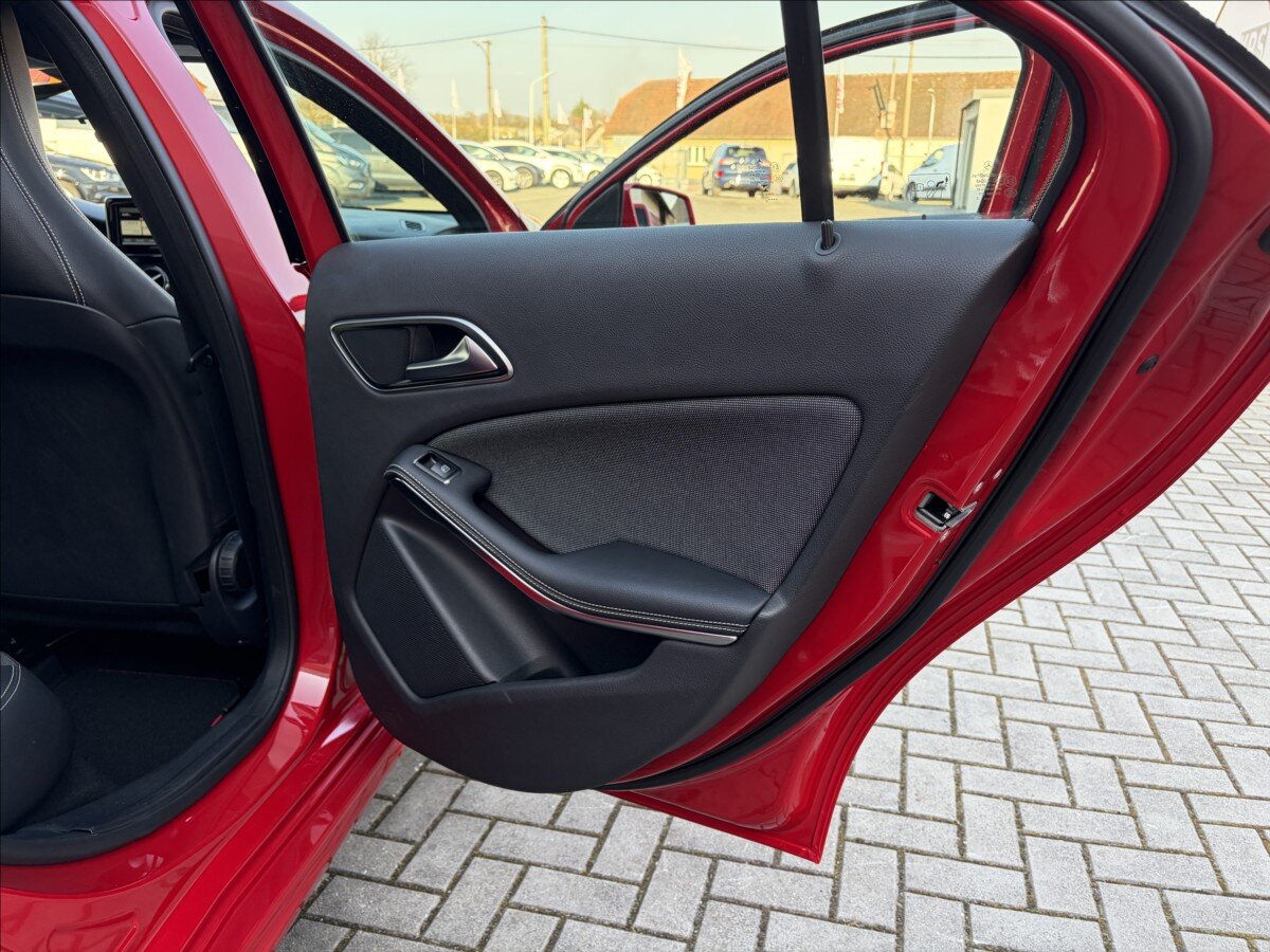 Mercedes-Benz Třídy A Hatchback 1,6 l 90 kw