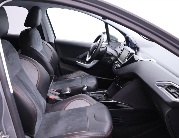 Peugeot 2008 SUV 1,2 l 81 kw