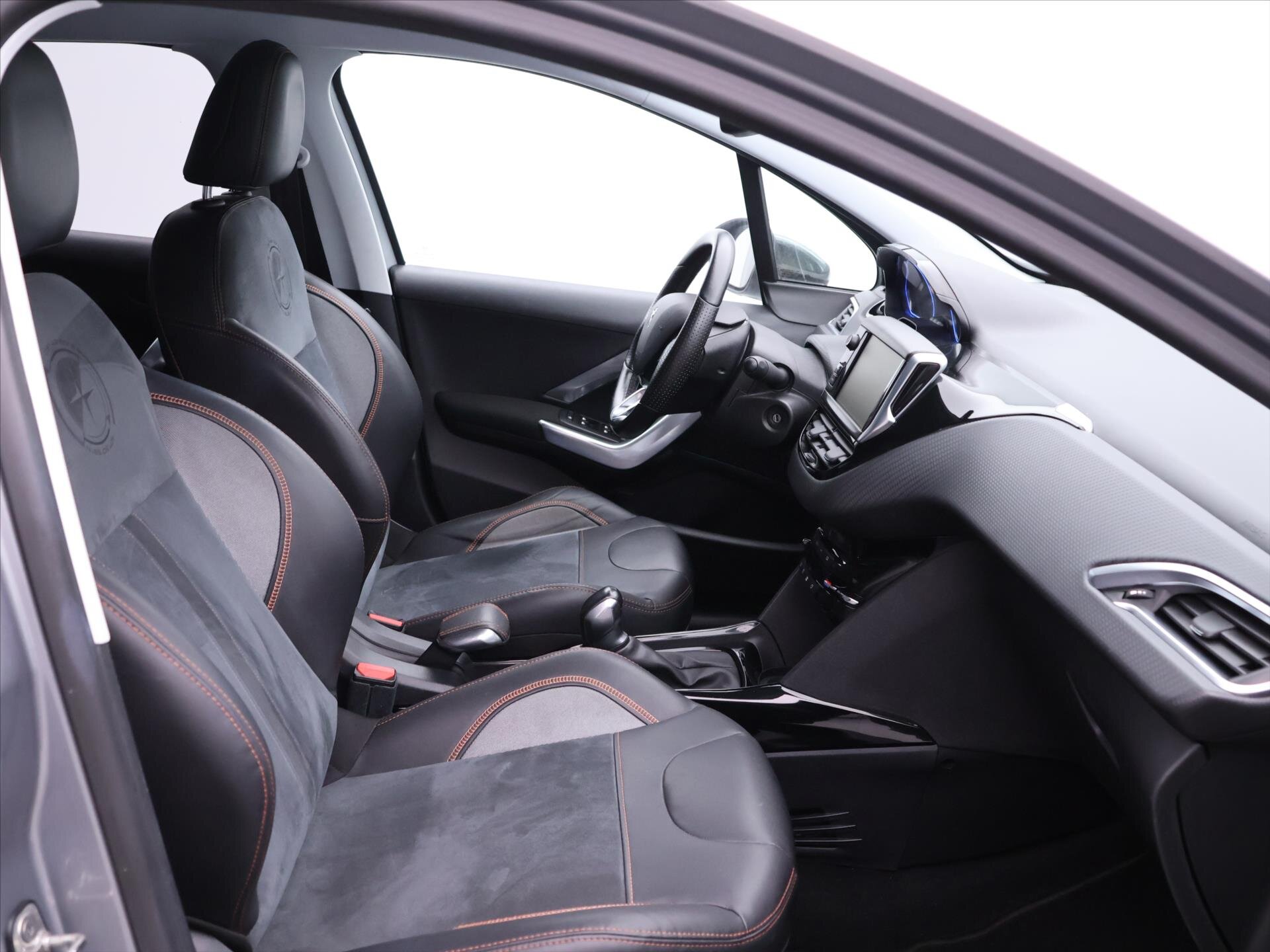 Peugeot 2008 SUV 1,2 l 81 kw