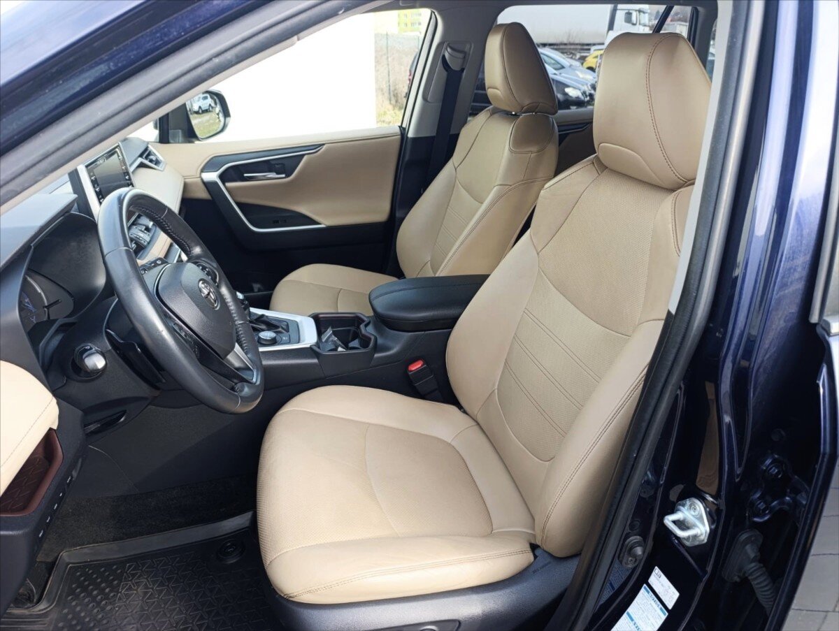 Toyota RAV4 SUV 2,5 l 131 kw