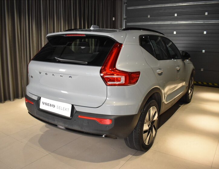 Volvo EX40 SUV 0,0 185 kw