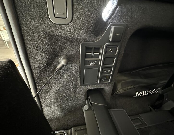 Land Rover Discovery SUV 3,0 l 257 kw