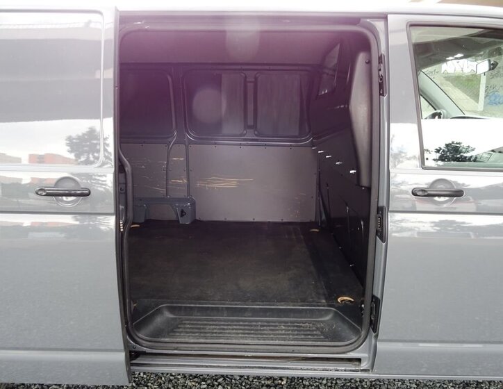 Volkswagen Transporter Skříň 2,0 l 110 kw