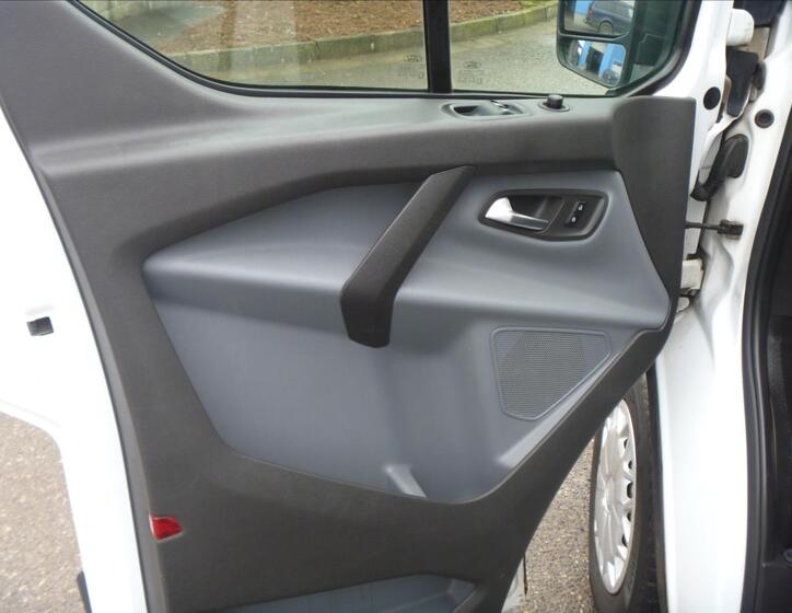 Ford Transit Custom 10