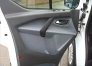 Ford Transit Custom 10