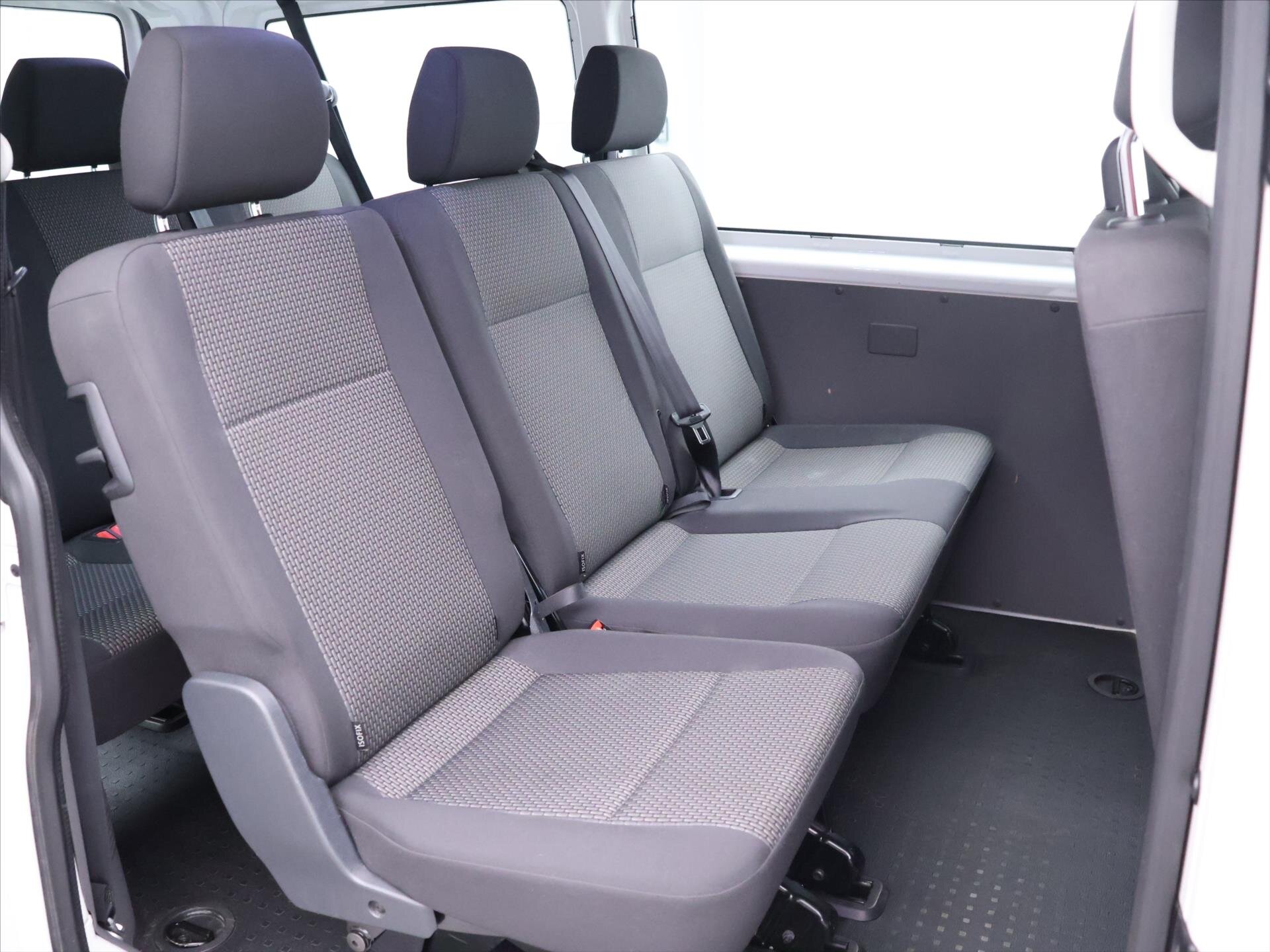 Volkswagen Transporter Kombi 2,0 l 81 kw