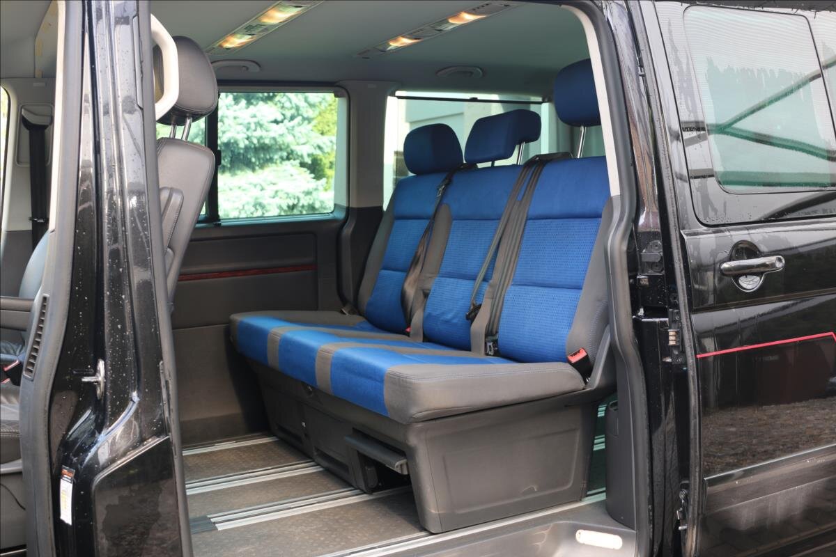 Volkswagen Multivan MPV 2,5 l 128 kw