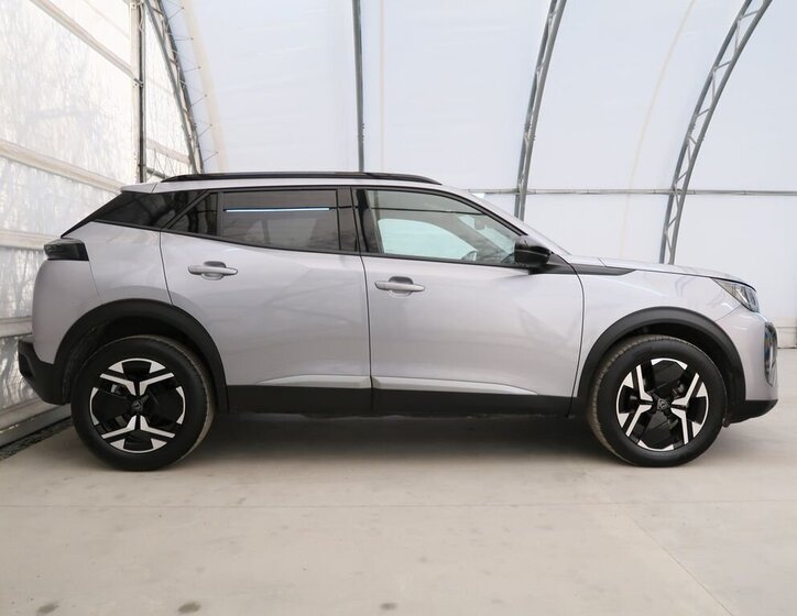 Peugeot 2008 SUV / Terénní 1,2 l 74 kw