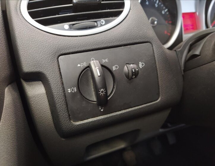 Ford Focus Hatchback 1,6 l 74 kw