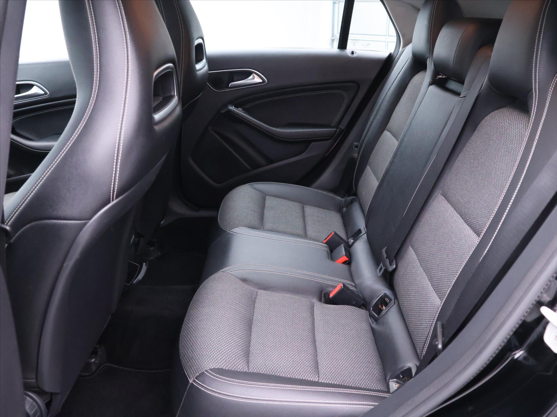 Mercedes-Benz CLA Kombi 1,5 l 80 kw