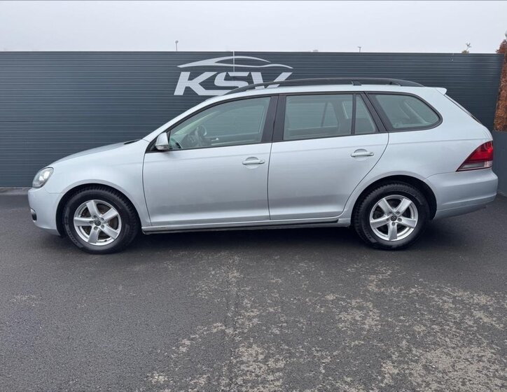 Volkswagen Golf Kombi 1,6 l 77 kw