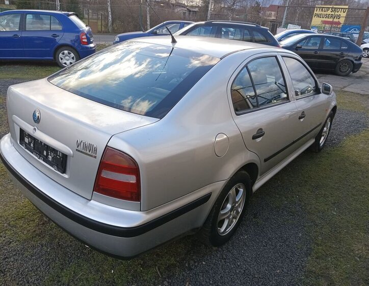 Škoda Octavia Liftback 1,6 l 74 kw