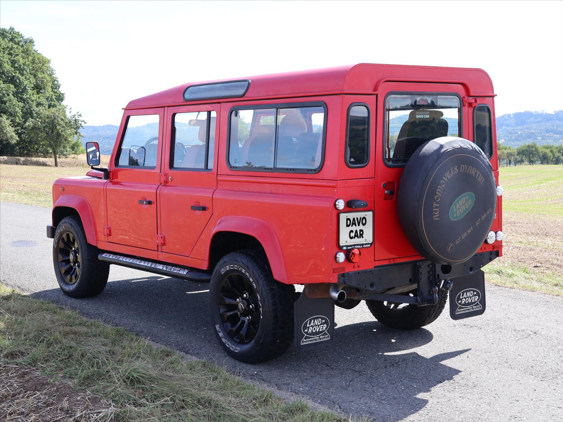 Land Rover Defender SUV / Terénní 2,4 l 90 kw