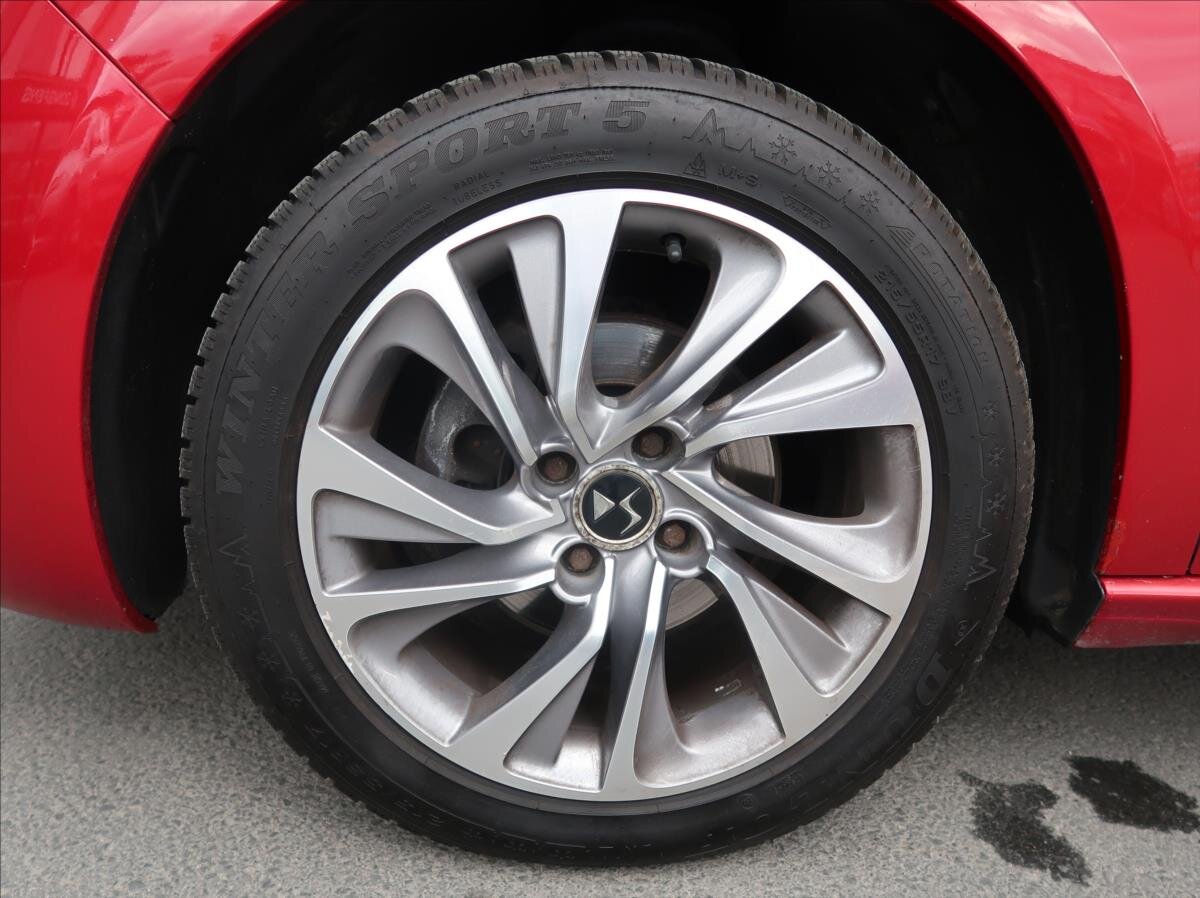 DS Automobiles DS4 Hatchback 1,6 l 88 kw